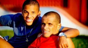 {{ otherArticle[0].article.title }}