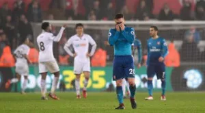 Отвратителна защита, Петър Чех и анемично нападение провалиха Арсенал в Уелс