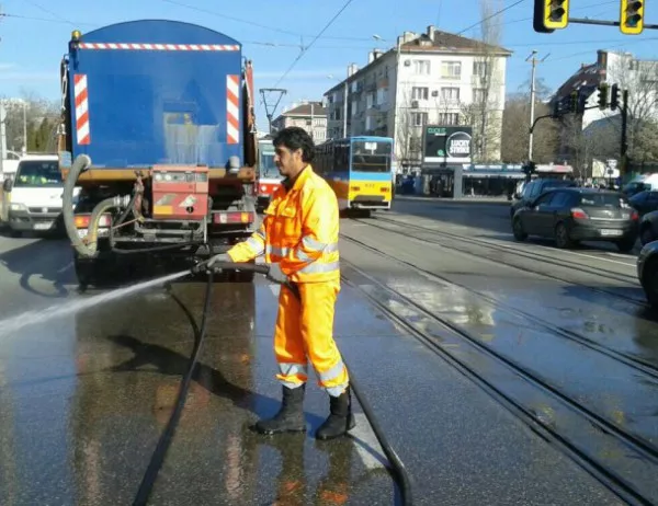 Скоро в София: Ако платите да ви мият колата на пътя, ще следва глоба
