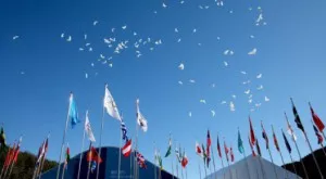 Корея сюрпризира олимпийците със земетресение и бурен вятър