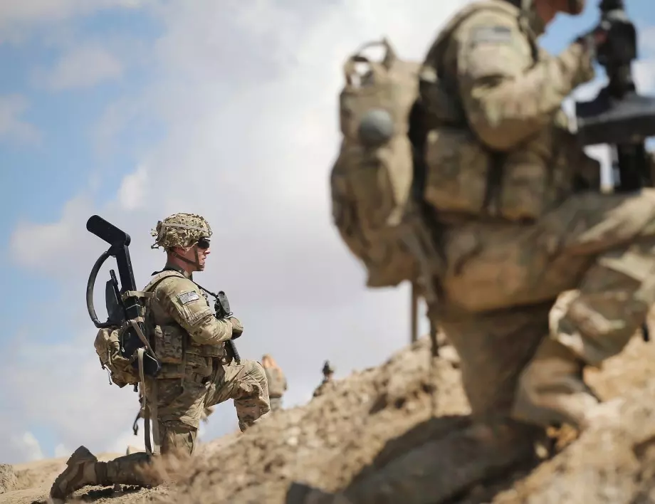 Великобритания смята да запази контингента си в Афганистан