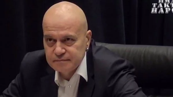 Слави Трифонов за ареста на журналистите от "Бивол": Гасете лампите и закривайте държавата