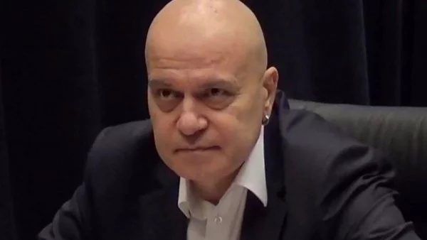 Слави Трифонов: Погазиха референдума