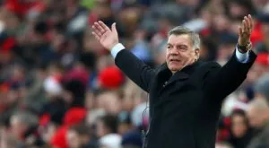 Евертън уволни Сам Алърдайс