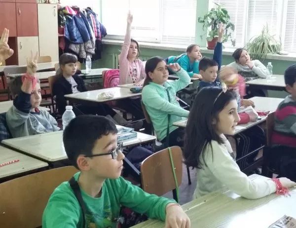 ВМРО иска наказателна отговорност за родители, които умишлено спират децата си от училище