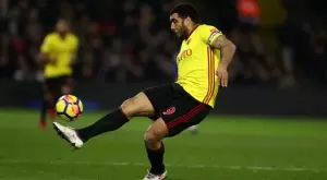 Трой Дийни смята, че сезонът в Англия трябва да бъде довършен