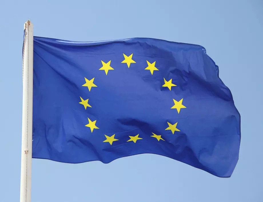 ЕС предупреди Франция и Италия за извънредните разходи 