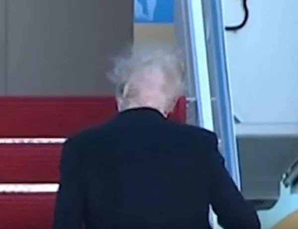 Вятърът разбули мистерията истинска ли е косата на Тръмп (Видео) 