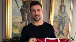 {{ otherArticle[0].article.title }}