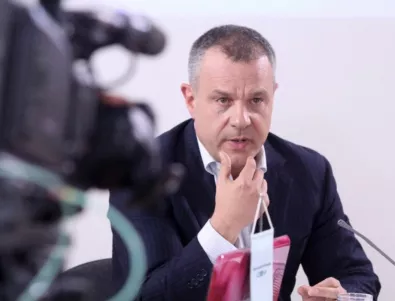 Кошлуков поиска още пари за БНТ, депутатите се готвят да му вдигнат мандата