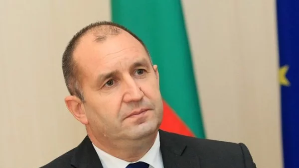 Румен Радев "спъна" гласуването на министерските оставки