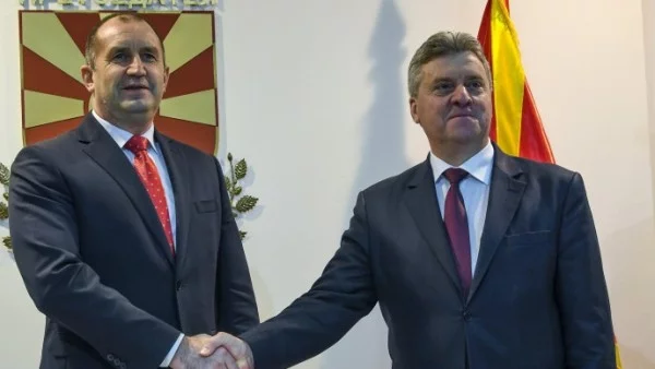 Македонският президент идва в България след като отказа споразумението за името с Гърция