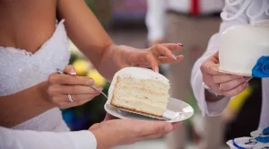 Ето как изглежда сватбена торта за 1 млн. долара (Снимки)