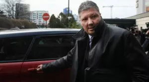 {{ otherArticle[0].article.title }}