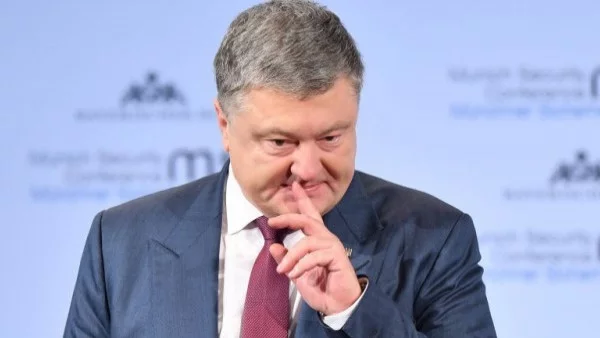 Украински дипломати се срамували от външния вид на Порошенко 