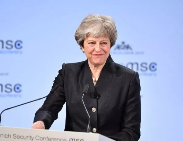 Нова стъпка в полза на Тереза Мей по пътя към Brexit - за митниците