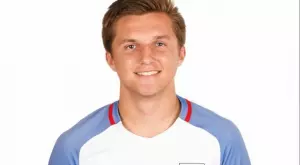 Трети българин дебютира за Астън Вила във Висшата лига