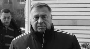 Левски с поклон пред Павел Панов на "Герена" в мача с Берое