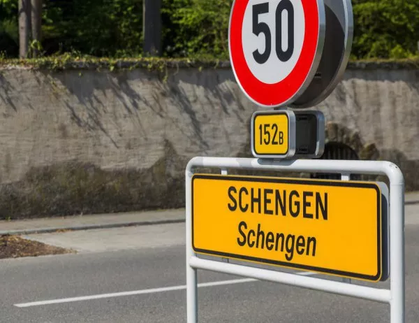 ЕС опростява издаването на шенгенски визи при добро визово досие