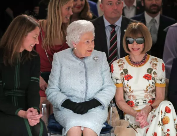 Кралица Елизабет II - за първи път на Британската седмица на модата