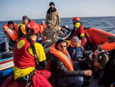 Над 40 мигранти загинаха край италиански остров