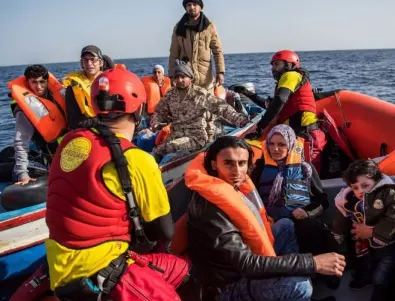 Спасиха 600 мигранти в Средиземно море 