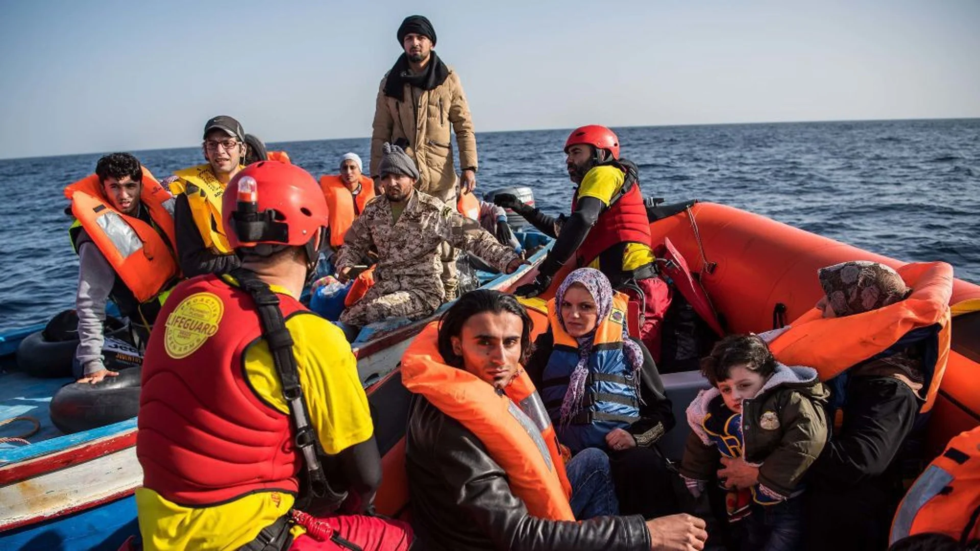 Лодка с мигранти потъна край Тунис: Само двама оцеляха