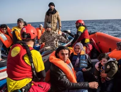 Хванаха лодка с мигранти край Гърция