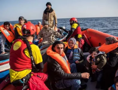 Мароканската брегова охрана спаси 143 нелегални мигранти 