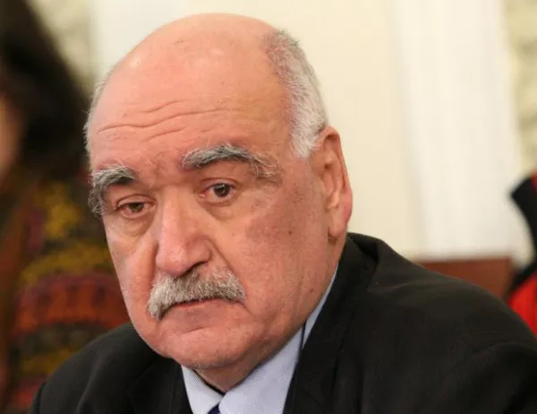 Камен Плочев не е подавал оставка като управител на НЗОК