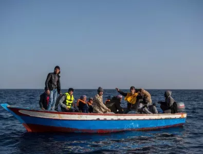 Изчезнали и ранени, след като катер на гръцката брегова охрана се вряза в лодка с мигранти