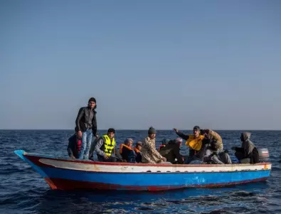 Четири жертви след потъване на лодка с мигранти в Ламанша 