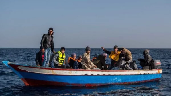 Испания залови над 500 мигранти в морето 