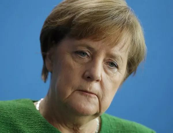 Меркел понижи шпионски шеф в секретар на вътрешното министерство
