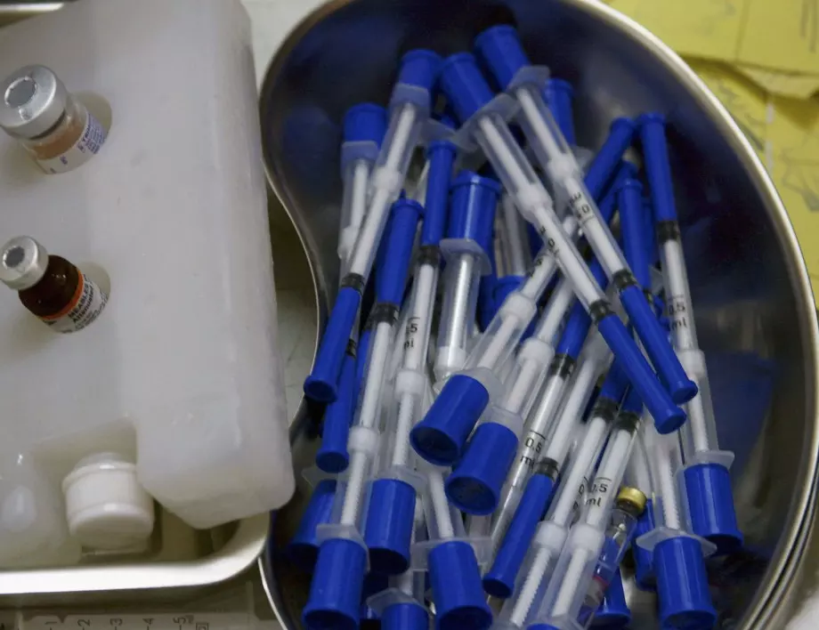 Български лекар обясни как се проверяват ваксините за коронавирус за безопасност