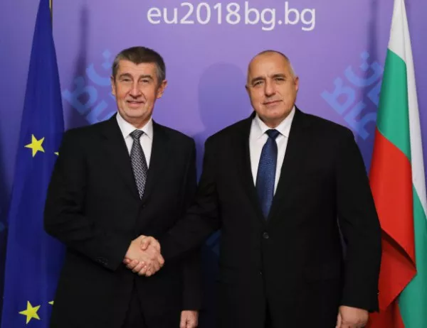 Чешкият премиер попадна под кръстосан огън заради съмнения за корупция
