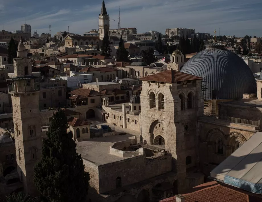Вандали съсипват десетки християнски гробове в Йерусалим 
