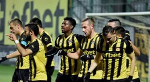 {{ otherArticle[0].article.title }}