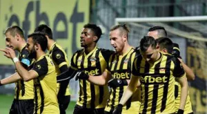 {{ otherArticle[0].article.title }}