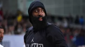 ВИДЕО: Брадата счупи глезените на съперник и взриви социалните мрежи