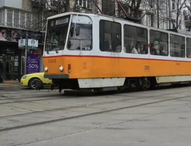 Два трамвая се удариха в центъра на София