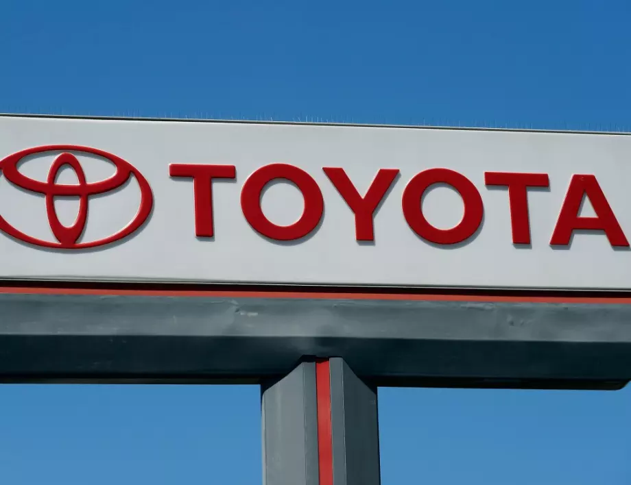 Toyota изтегля милиони коли, главно от САЩ, заради проблем с въздушните възглавници