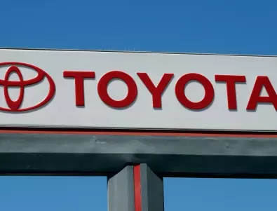 „Тойота“ ще оборудва автомобилите си с високотехнологични слънчеви батерии 