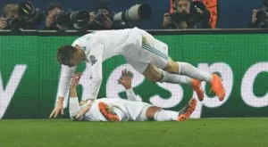 {{ otherArticle[0].article.title }}