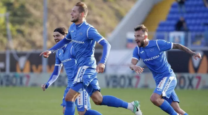 10 от Левски удържаха Черно море в нервен мач с пет гола