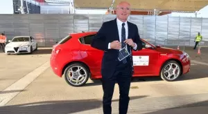 {{ otherArticle[0].article.title }}