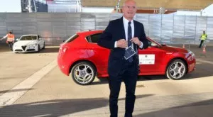 {{ otherArticle[0].article.title }}