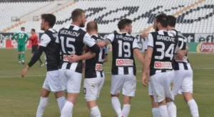 Локомотив се пребори за място в 1/2-финалите за Купата на България след дузпи на "Ивайло"