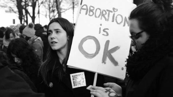 Над 70% от българите защитават правото на аборт
