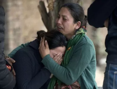 Най-малко 40 души са загинали при разбилия се в Непал самолет